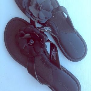 New Merona Flip Flops